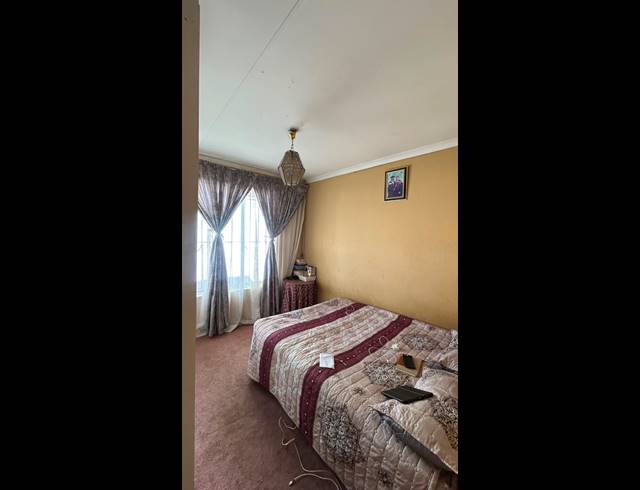 3 BEDROOM HOUSE FOR SALE IN PROTEA NORTH